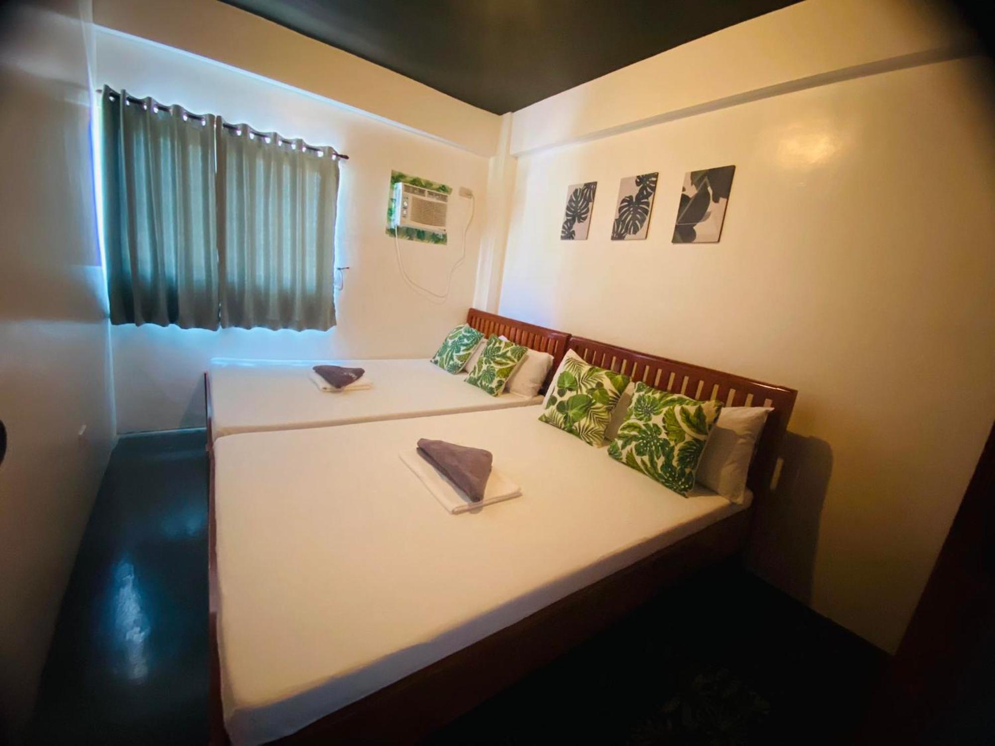 Triangle Huts Hotel Pagudpud Exterior photo